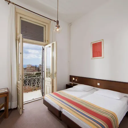 Отель Hotel Opatija