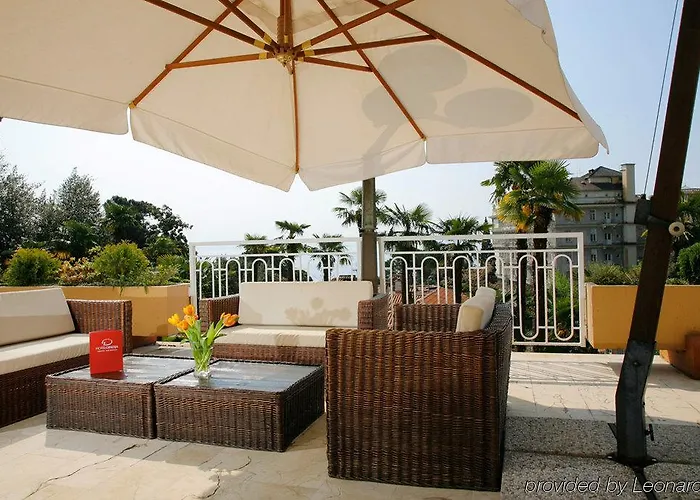 Hotel Opatija Hotell 2*