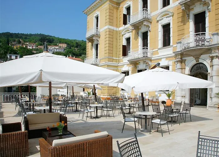 Hotel Opatija 2*